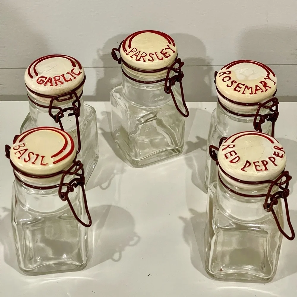 Vintage spice bottle set of five with ceramic lids In good vintage condition